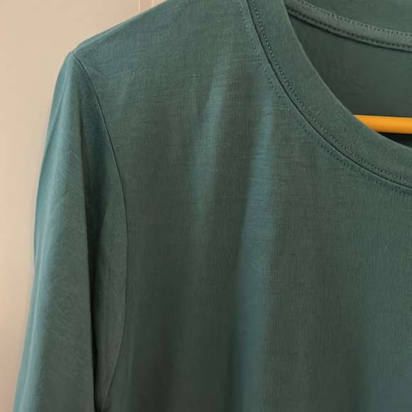 Short Sleeve Top - Picture 3 of 3